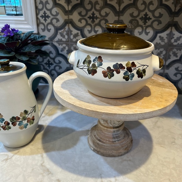 VINTAGE DENBY STONEWARE CROCK- 2 PINTS- SHAMROCK - Picture 3 of 7